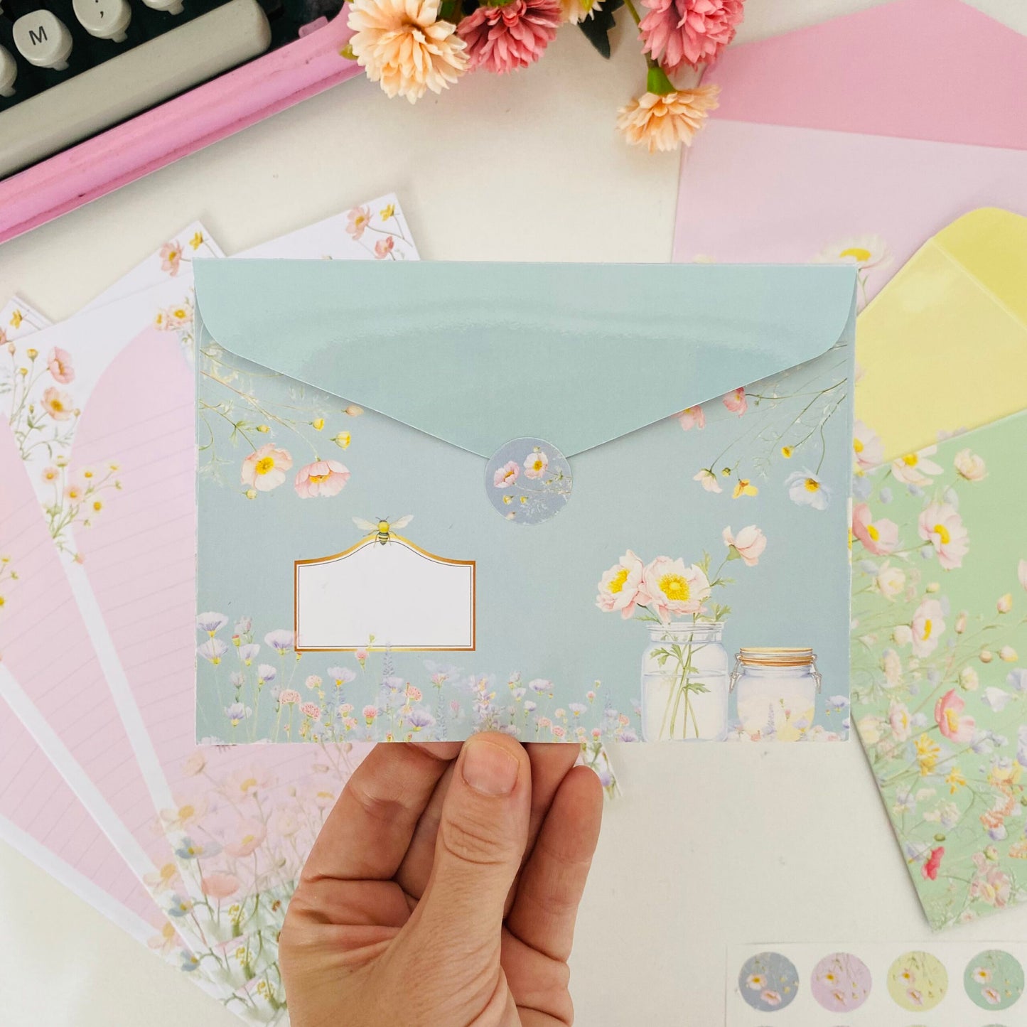 Kit Papéis de Carta com Envelopes La Palomita Abelha Rainha