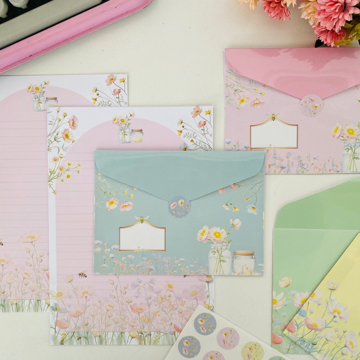 Kit Papéis de Carta com Envelopes La Palomita Abelha Rainha