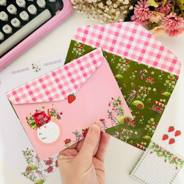 Kit Papéis de Carta com Envelopes Fazenda de Morangos